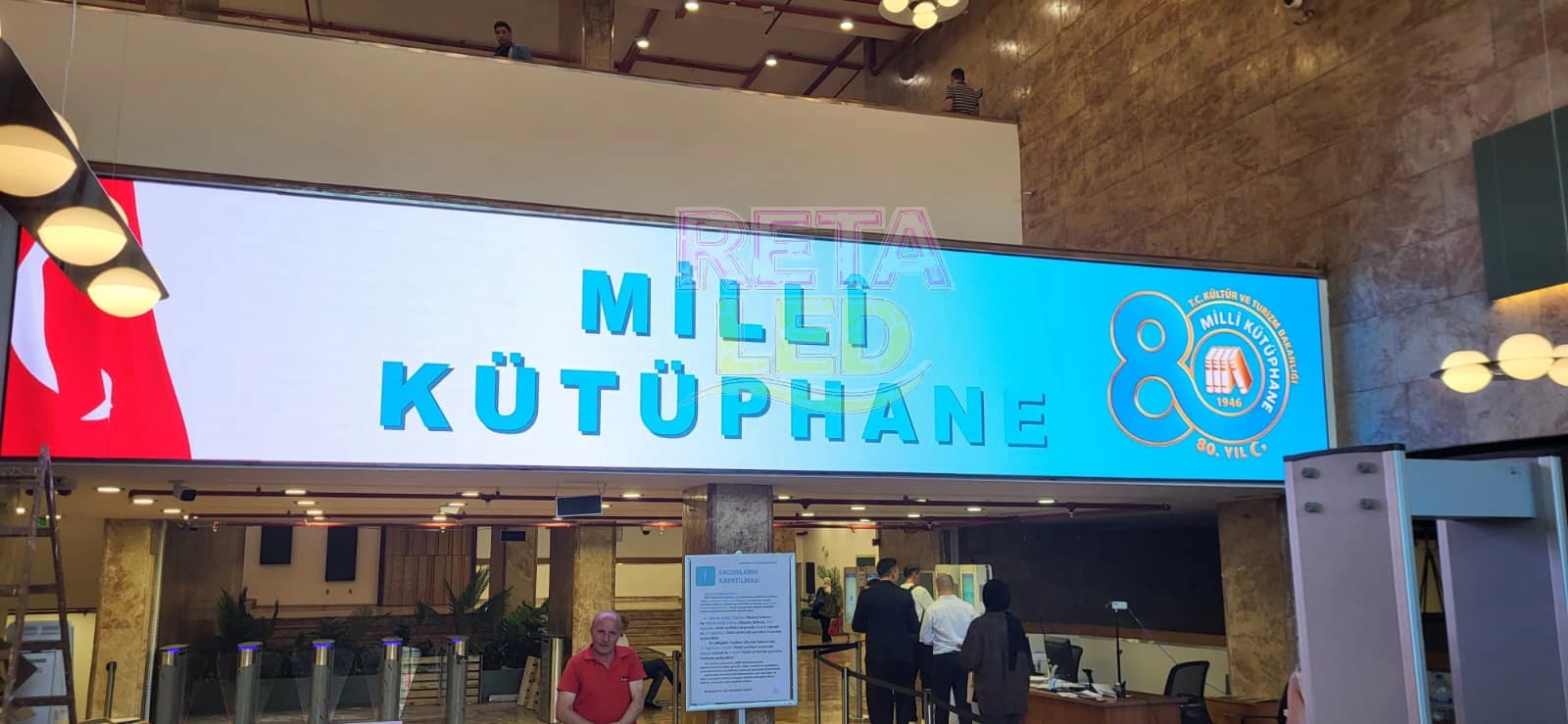 Milli Kütüphane 160cm x 896cm P2.5 iç mekan LED ekran yakın görünüm