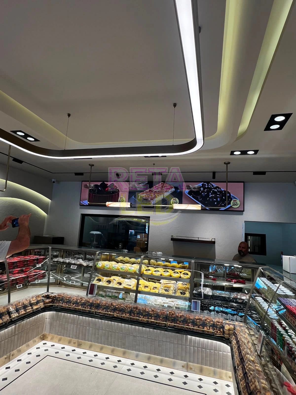 MisBaşak pastane tezgah üstü P1.86 iç mekan LED menü ekranı